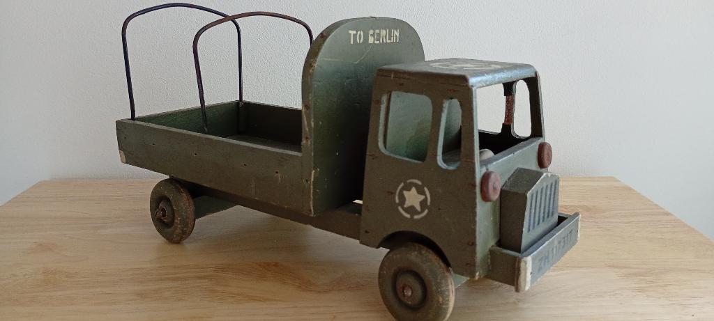 Jouet bois camion US Libé : "to Berlin", Enlèvement ou Envoi, Autres