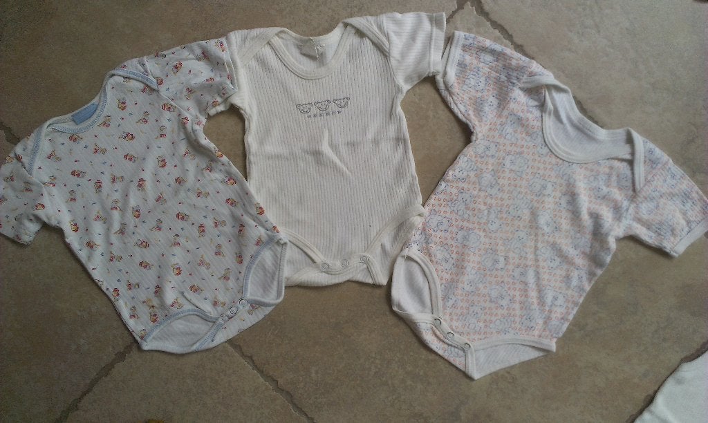GRATIS 3 body's mt 50 - 56, Garçon ou Fille, Enlèvement ou Envoi, Vêtements de nuit ou Sous-vêtements, Utilisé