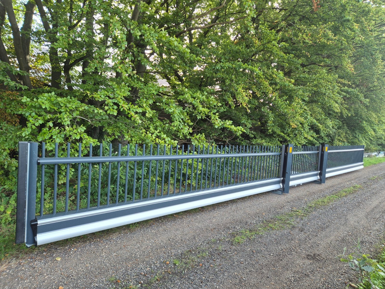 vrijdr elek. schuifpoort 11 mtr doorgang,1,25 mtr hoog,2026, Ophalen, Zo goed als nieuw, Aluminium, Schuifpoort