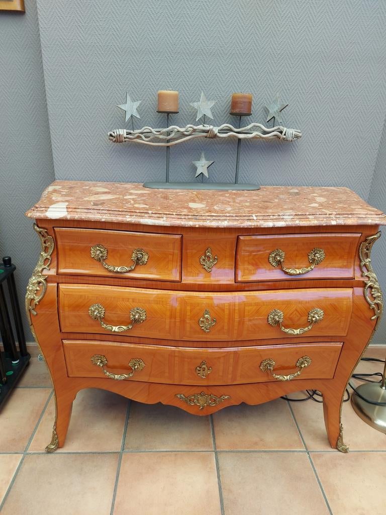 Commode en marqueterie,  Mons, Enlèvement