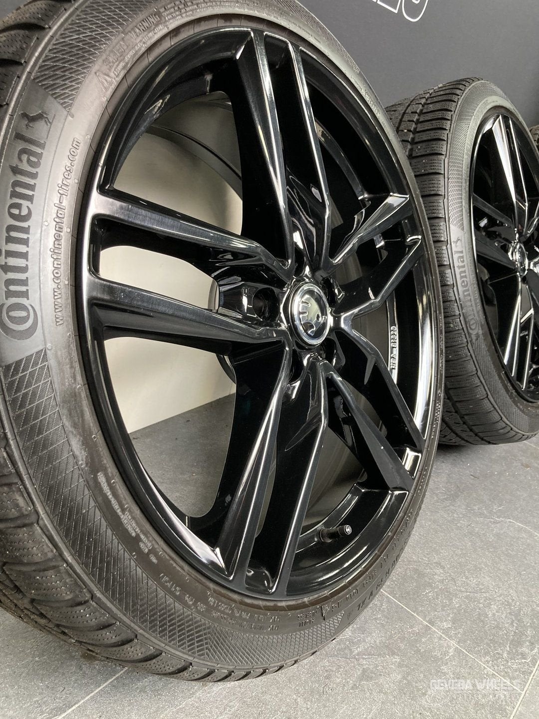19” Skoda Karoq sport velgen + winterbanden 5x112 235/40/19, Pneus et Jantes, Pneus hiver, Véhicule de tourisme, -
