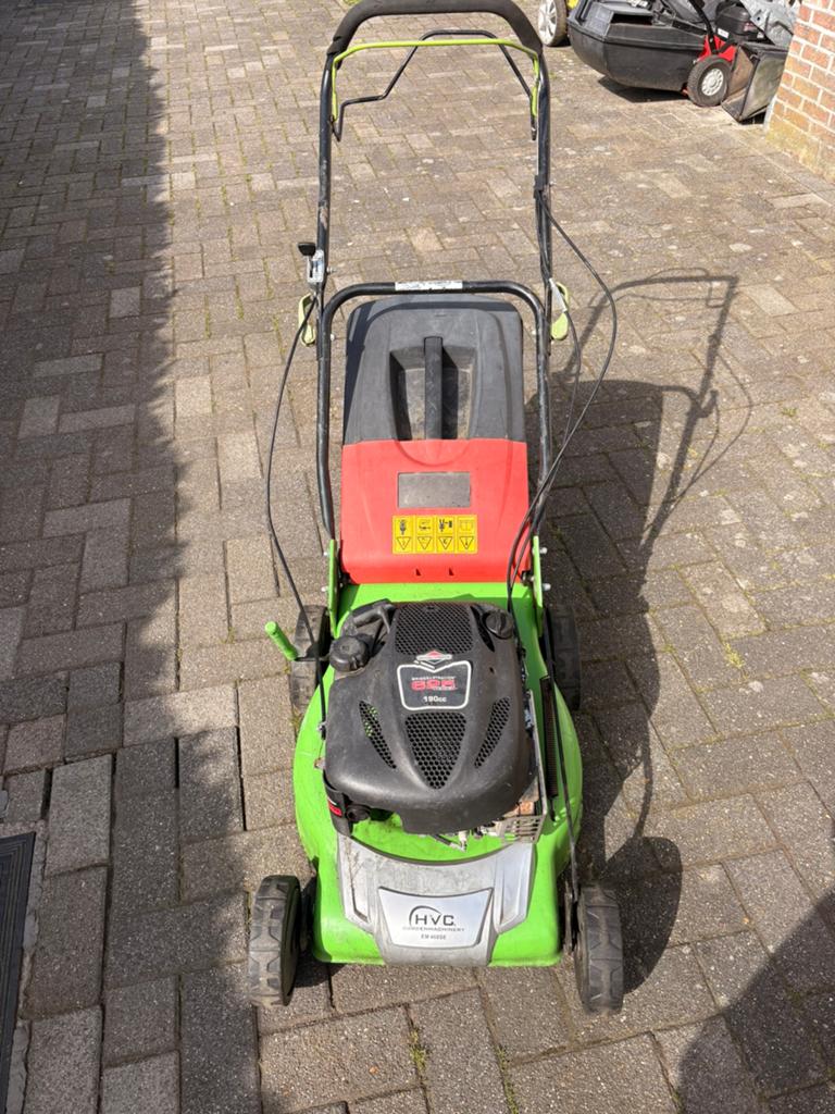 Grasmaaier zelftrekker werkt perfect!, Jardin & Terrasse, Tondeuses à gazon, Enlèvement, Comme neuf