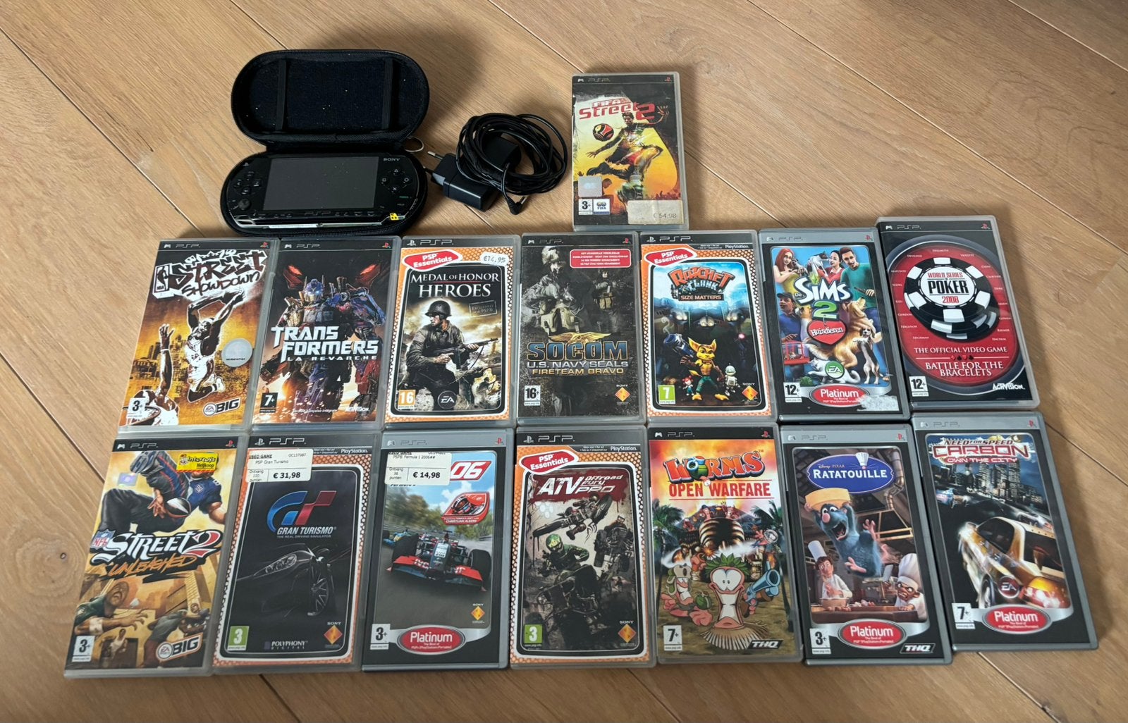 Sony PSP + 15 games + hoes + oplader, Games en Spelcomputers, Spelcomputers | Sony PSP, Ophalen of Verzenden, Zo goed als nieuw