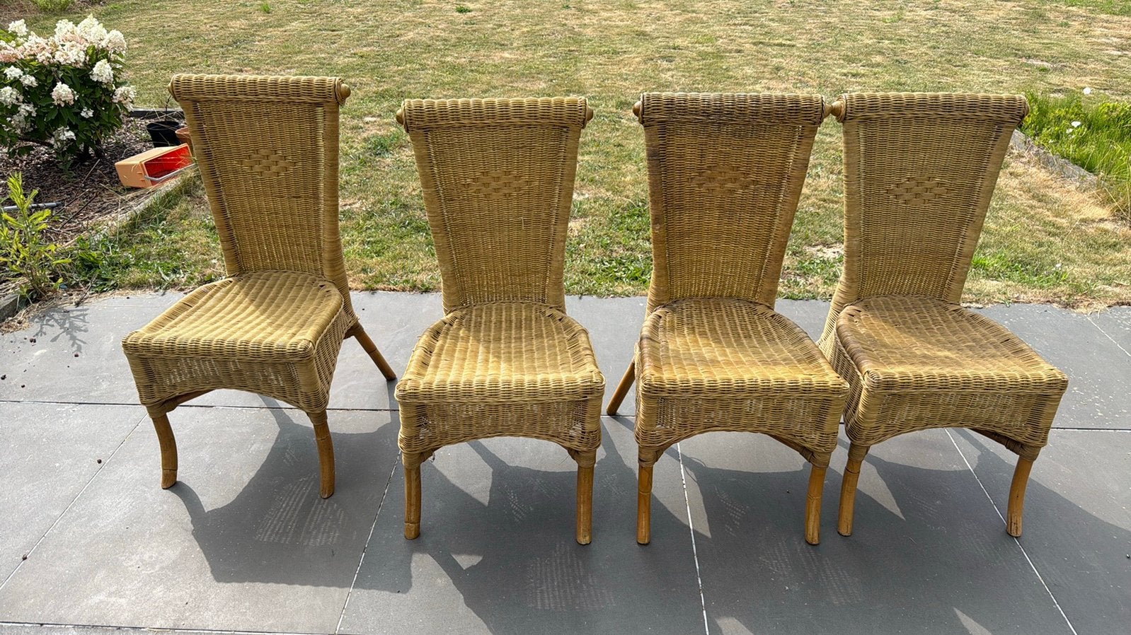 4 chaises en osier et bambou 30€, Enlèvement, Utilisé, Quatre