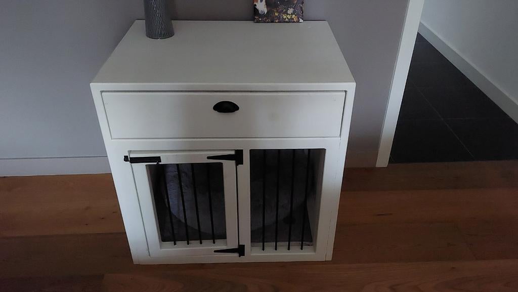 Niche pour chiens de taille moyenne (caniche, veste), fabriq, Animaux & Accessoires, Enlèvement, Niche à chien