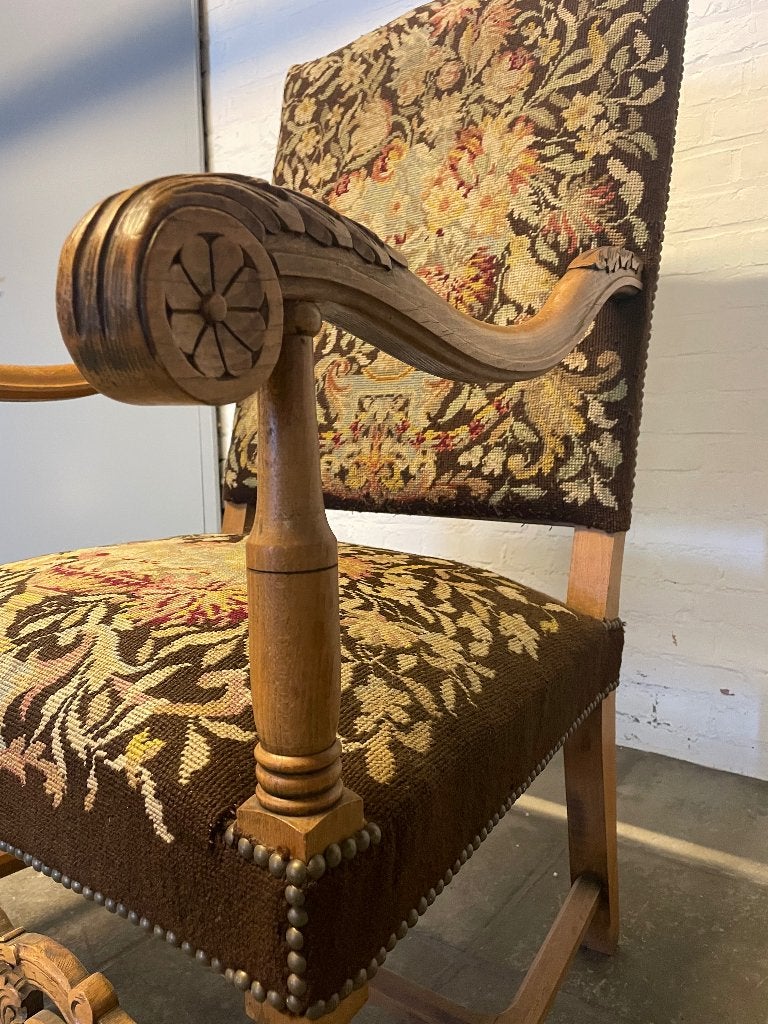 Fauteuil ancien de style Louis- XIII en bel état, Enlèvement