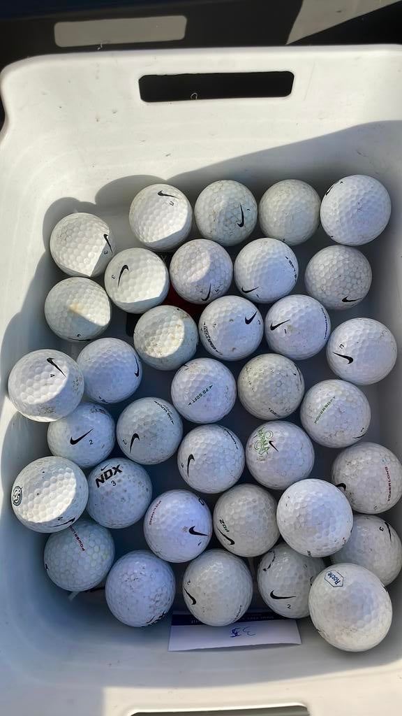 Lot de balles de golf Nike, Sports & Fitness, Golf, Enlèvement, Utilisé, Balle(s), Autres marques