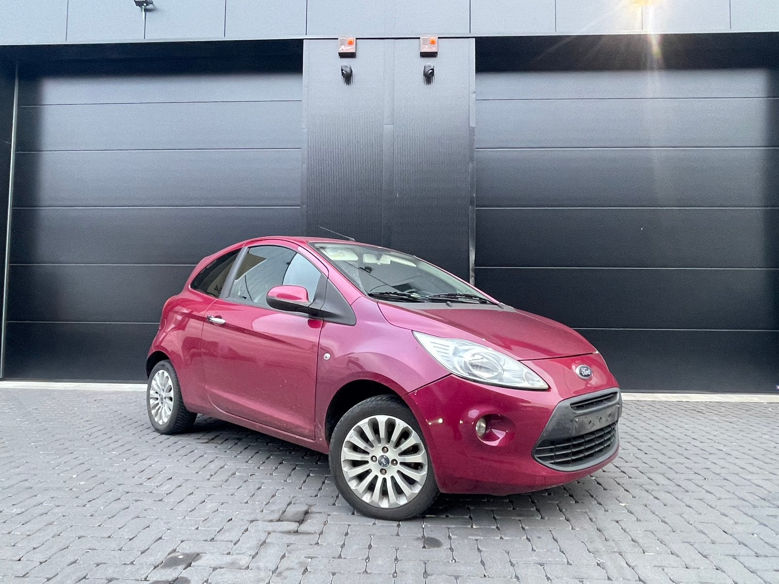 Ford Ka Essence contrôle car-pass Cuir Clim Ok, Auto's, Ford, Zwart, Ka, Leder, Bedrijf