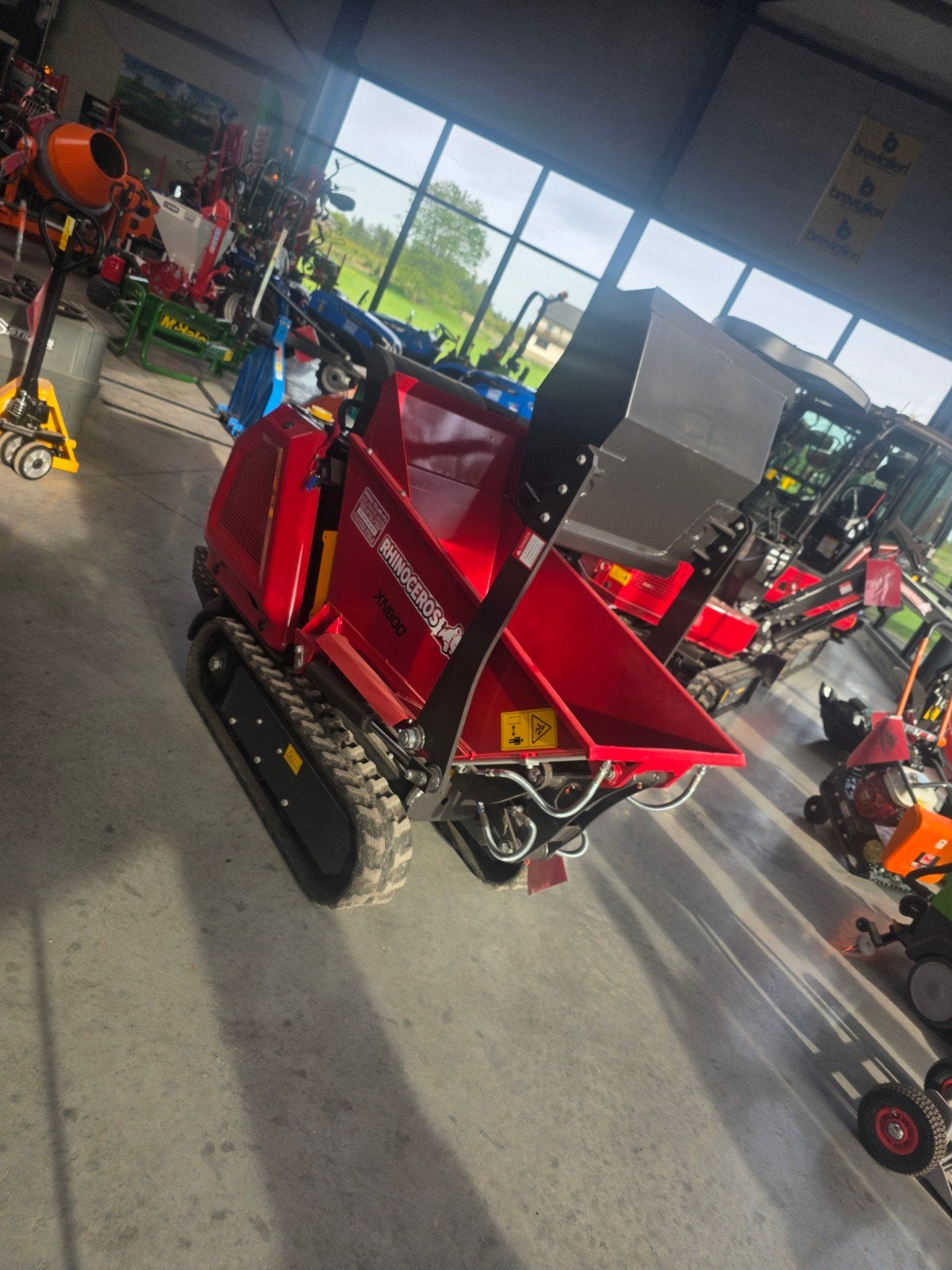 Dumper 800kg sur chenilles, Articles professionnels