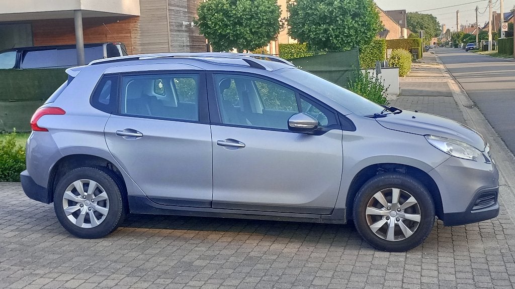 Peugeot 2008 benzine in prima staat., Voorwielaandrijving, Euro 5, Stof, Zwart