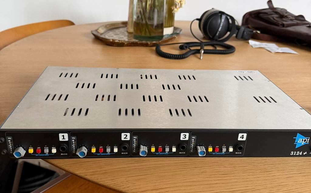 Api 3124+ 4 kanaals preamp is topstaat, TV, Hi-fi & Vidéo, Appareils professionnels, Enlèvement, Comme neuf