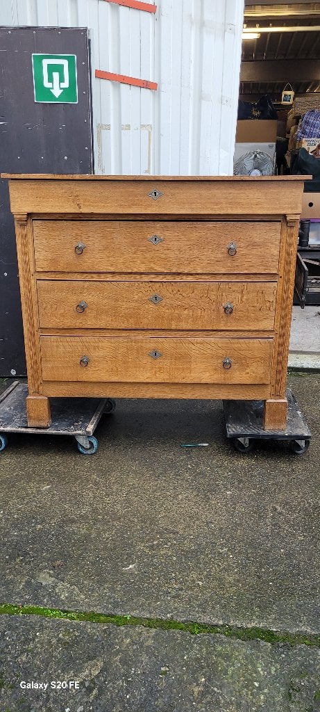 Commode 19 ème en chêne blond 4 tiroirs., 3 ou 4 tiroirs, 100 à 150 cm, Enlèvement, Utilisé