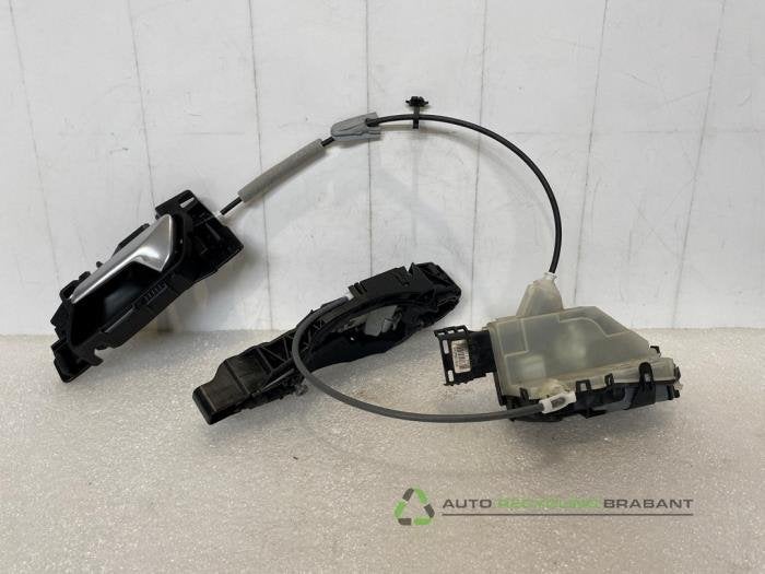 Serrure portière mécanique 4portes arrière gauche d'un Pe, Autos : Pièces & Accessoires, -, 3 mois de garantie, Utilisé, -