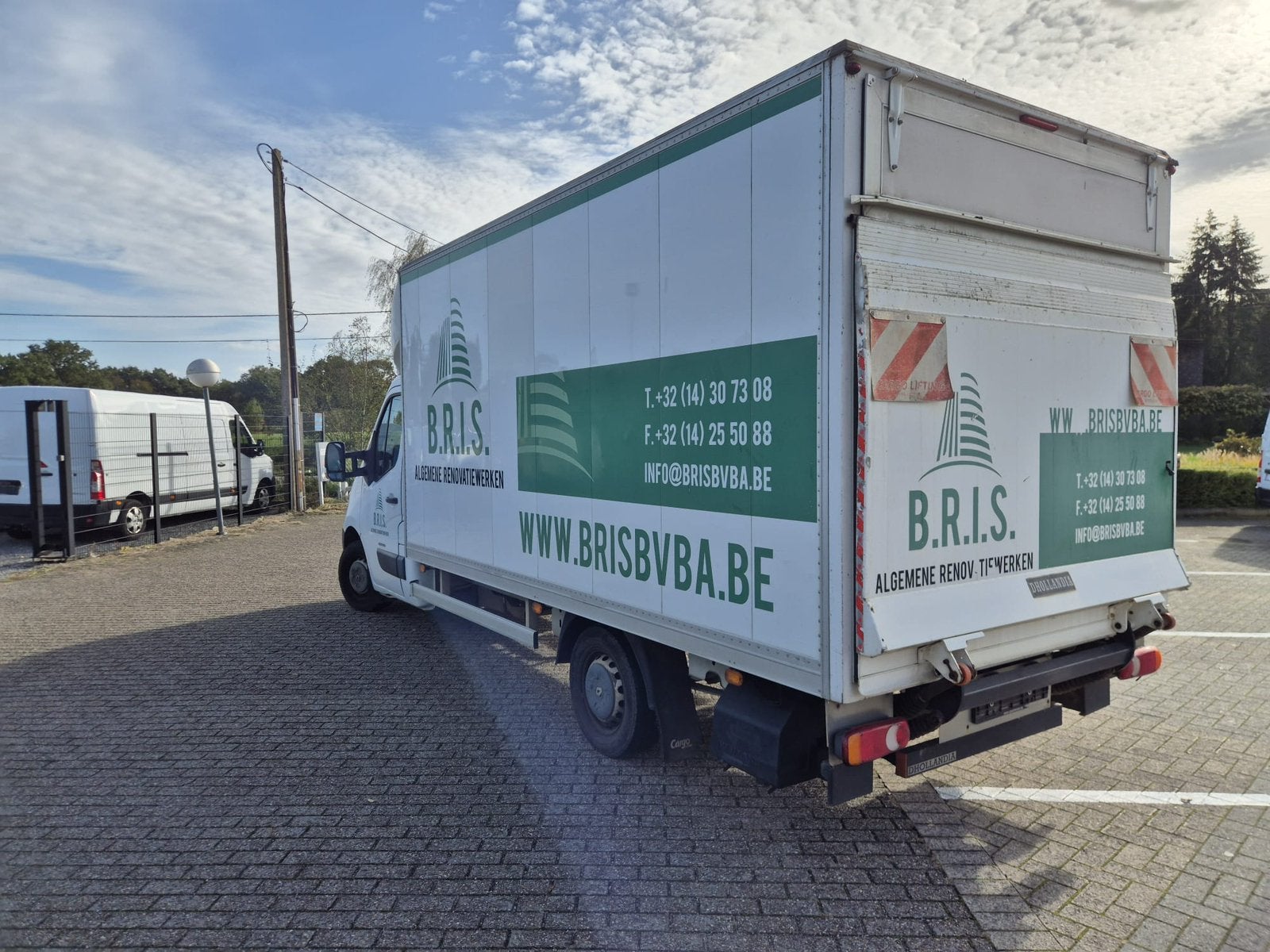 Renault Master meubelkast met lift / laadklep - €12.000 excl, Auto's, Voorwielaandrijving, Euro 5, Stof, 4 cilinders