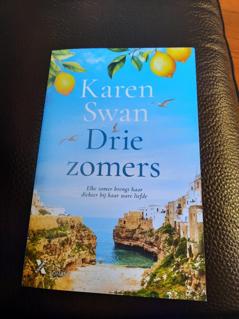 Roman Karen Swan. Drie zomers., Boeken, Chicklit, Ophalen, Zo goed als nieuw