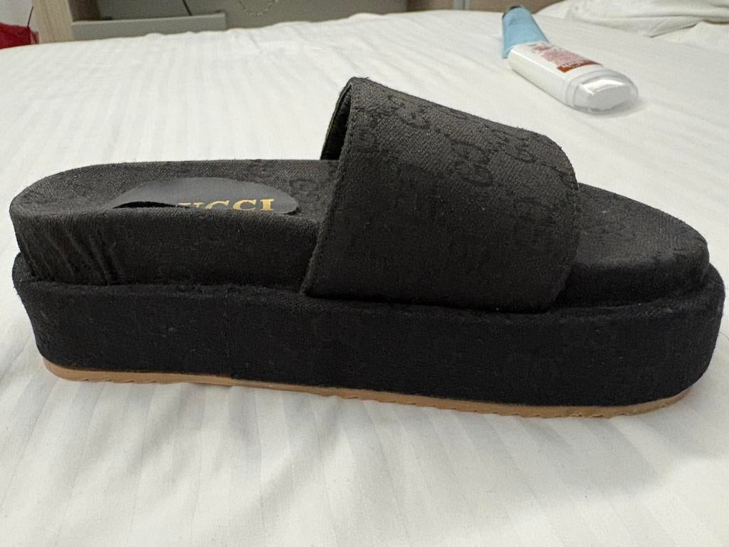 Mules GUCCI, Neuf, Enlèvement ou Envoi, Noir, Sandales et Mûles