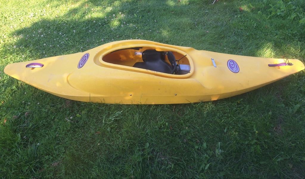 Kajak Riot Slice wildwaterkajak/playboat in zeer goede staat, Ophalen