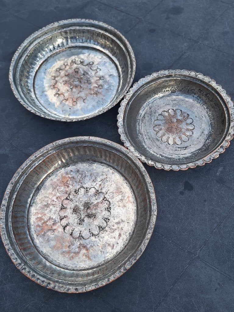 handgemaakte tinnen schotels, Ophalen