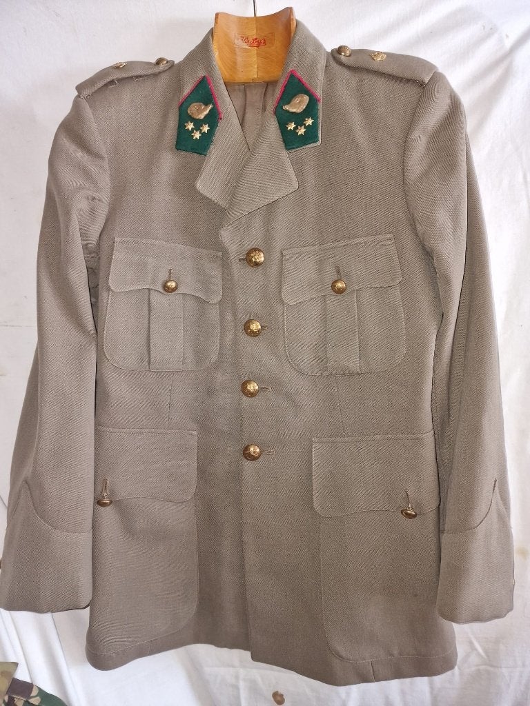 Tunique de capitaine belge Chasseurs ardenais, Collections, Enlèvement ou Envoi, Armée de terre, Vêtements ou Chaussures