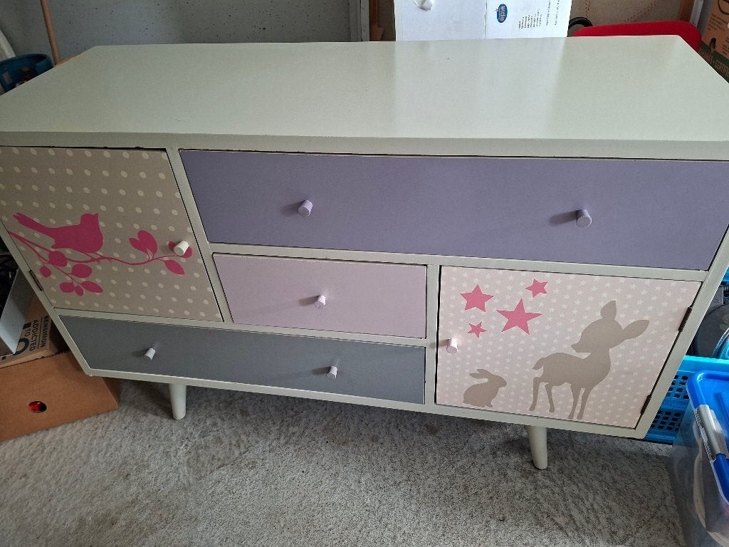 Kastje kinderkamer Bambi, Ophalen, Zo goed als nieuw