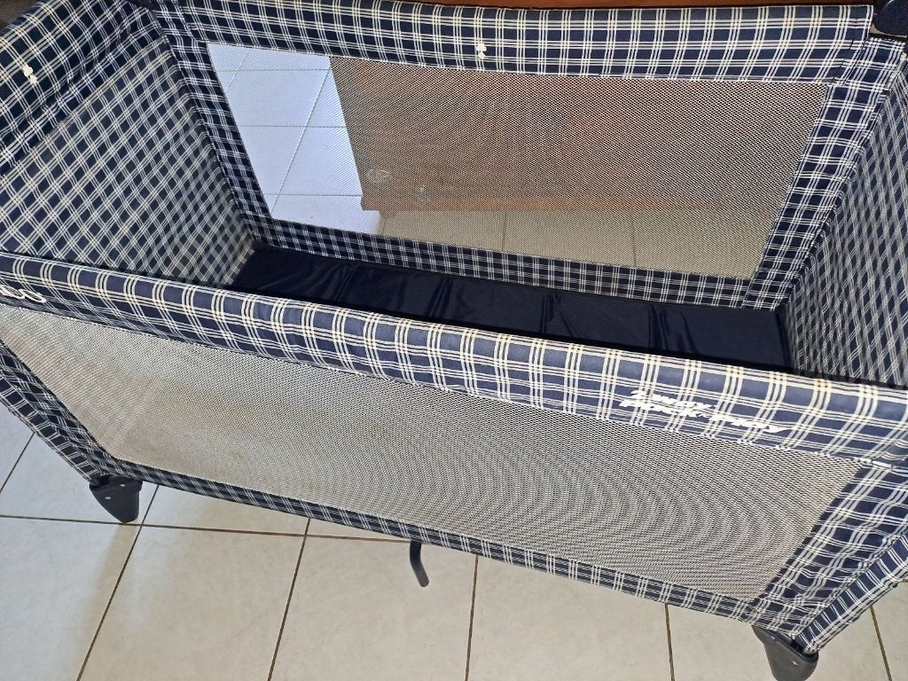 berçeau, Enlèvement, Comme neuf, Matelas