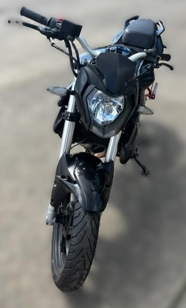 Benelli BN 125 pour pieces, Motos, Particulier, Manuelle