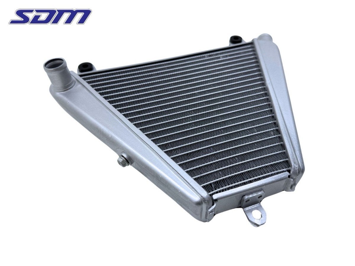 RADIATEUR Ducati Streetfighter V2 (01-2022/-) (54840972B), Dhr. S. di Majo, Nieuw, Info@cama-motorparts.nl, P.J. Troelstraweg 8 8
3144 CX  MAASSLUIS, NL