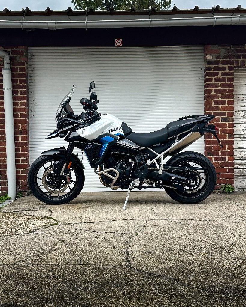 Triumph Tiger 900 Édition Alpine - DÉMO EX, Motos, Selle chauffante, Permis Moto A, Tourisme, Entreprise