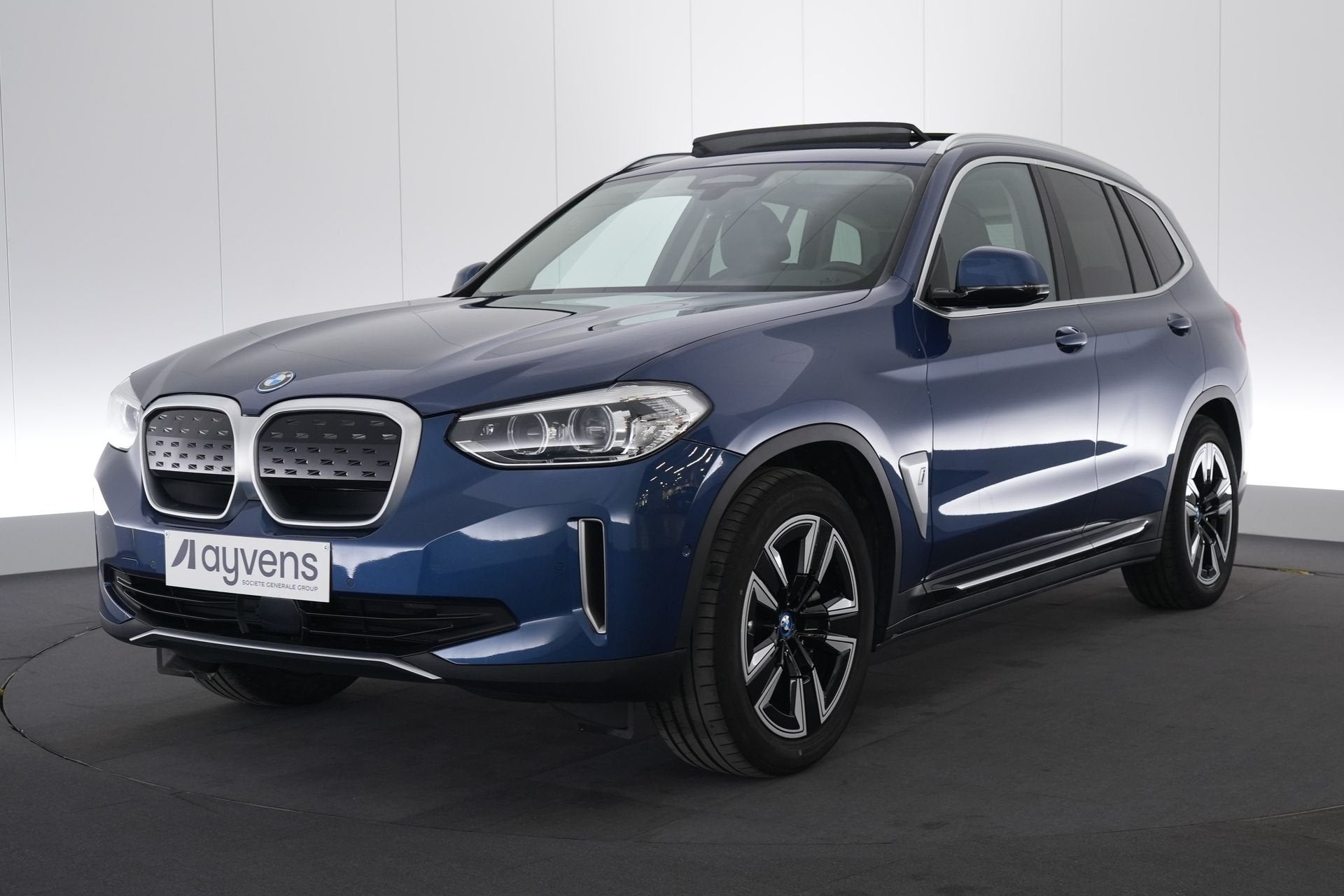 (2AJS352) BMW IX3, Achat, https://public.car-pass.be/vhr/e2ae36d7-0b3b-48b9-baa5-e0feb751f7dc, Entreprise, Carnet d'entretien