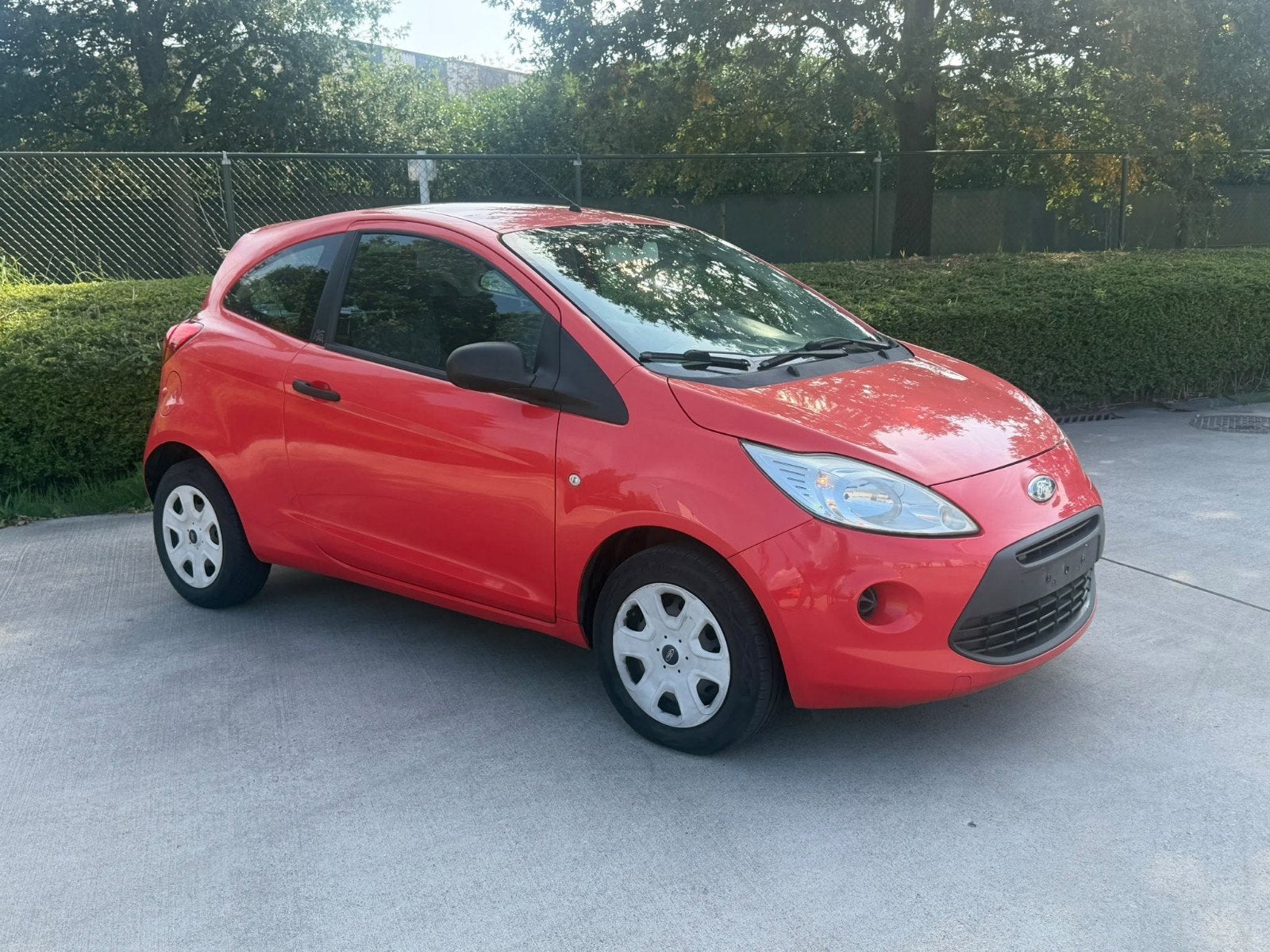 FORD KA 1.2i 2010 163000 KM EN PARFAIT ÉTAT AVEC CARNET D'EN, Autos, Achat, Carnet d'entretien, Particulier, ABS