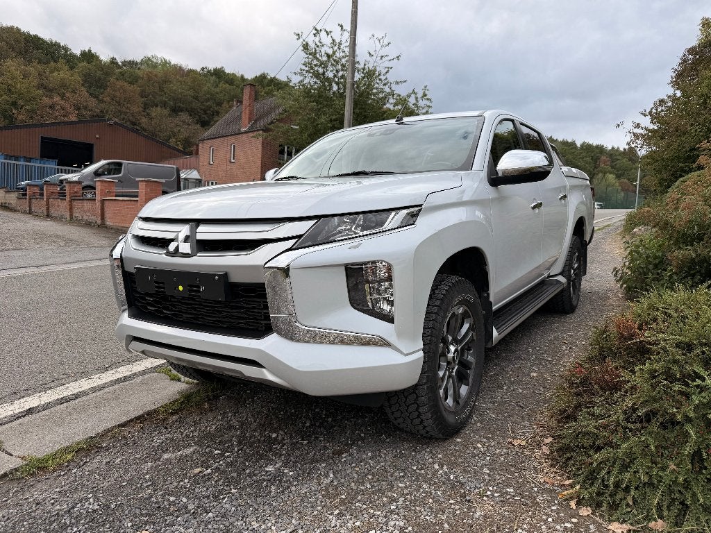 Mitsubishi L200  2.3 Di-D AUTOMATIQUE 4x4, Auto's, Mitsubishi, Automaat, 4 deurs, Stof, 2268 cc