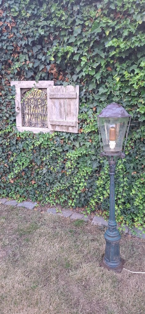 Lampadaire ancien - fonte - lampe de jardin, Enlèvement