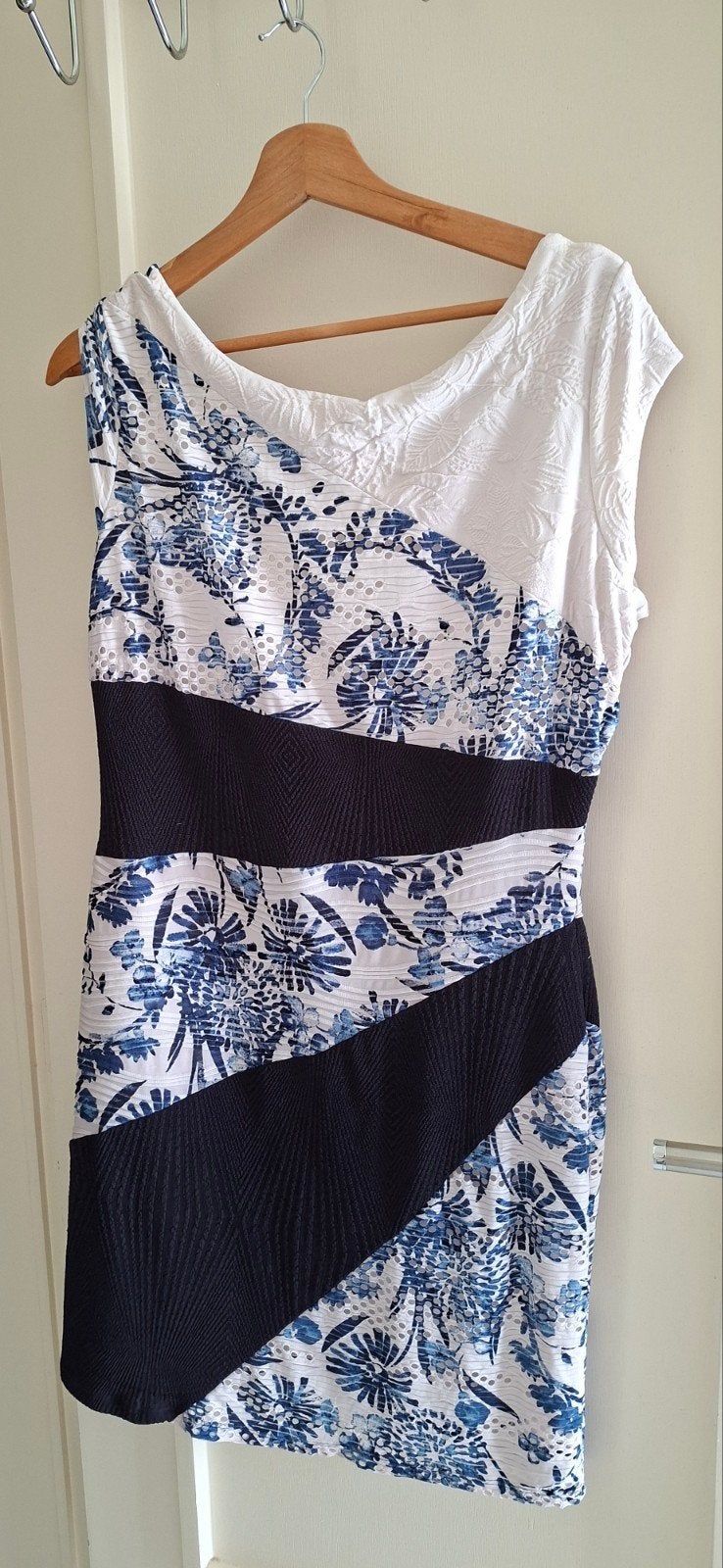kleedje van Desigual als nieuw!, Kleding | Dames, Gelegenheidskleding, Ophalen of Verzenden, Maat 42/44 (L), Blauw
