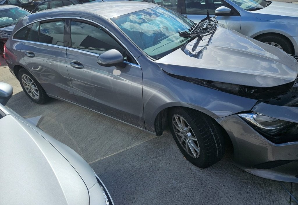 Mercedes-Benz CLA 180 d ACCIDENTEE BOITE AUTO AIRCO GPS, Achat, Euro 6, Entreprise, Noir