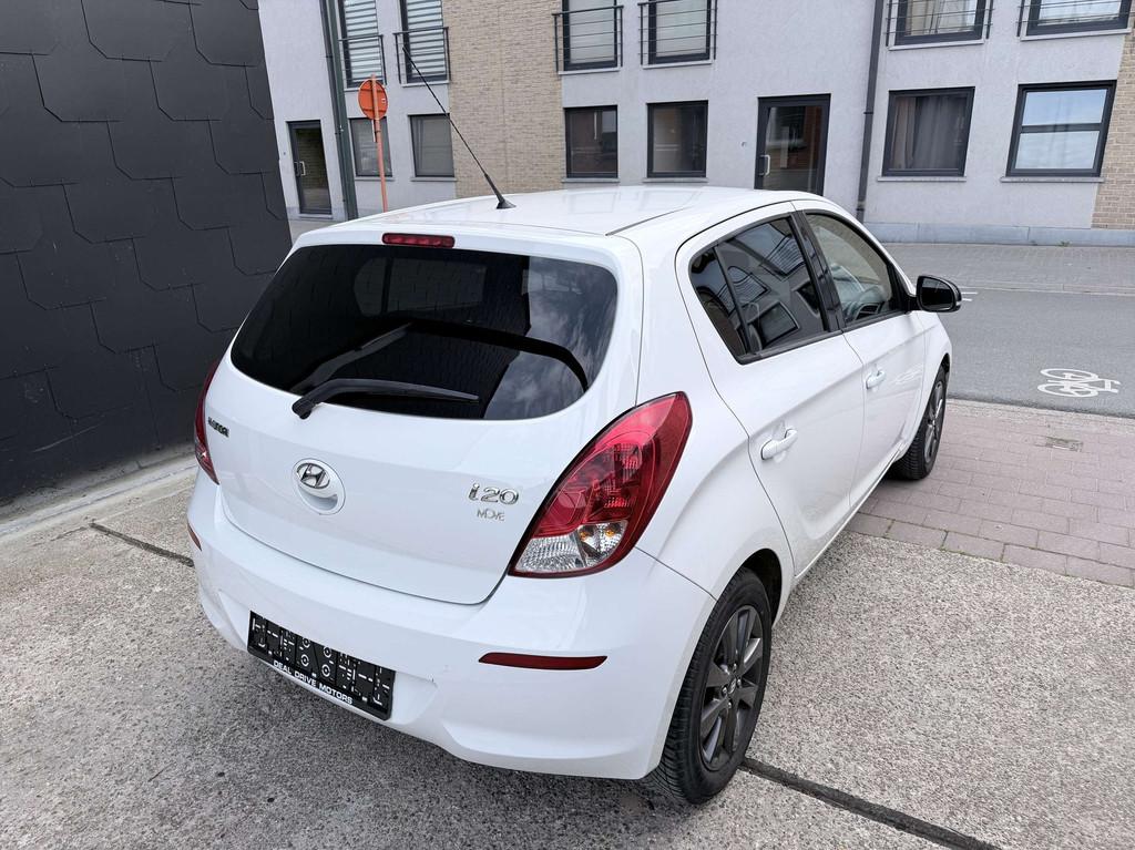 Hyundai i20 1.2 I EDITION COMFORT, Auto's, Euro 5, Stof, Gebruikt, Zwart