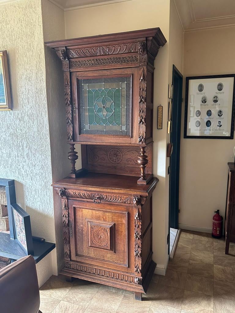 Mechelse antieke kast met gekleurd glas in lood, Antiek en Kunst, Ophalen