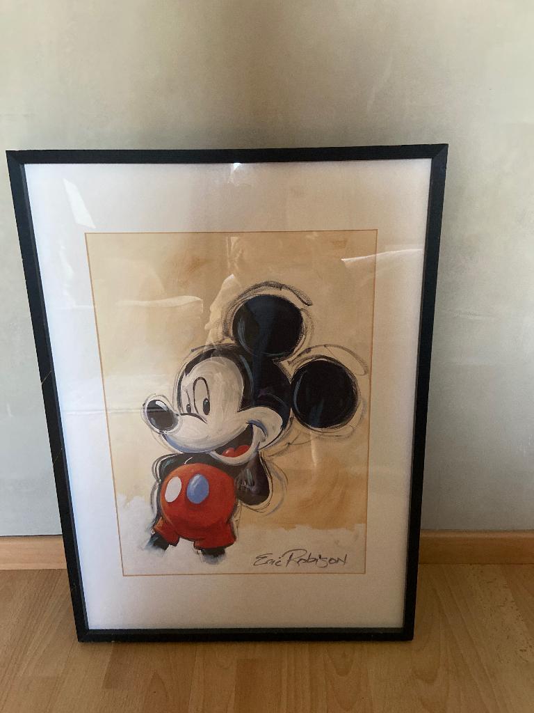 Mickey Mouse ingelijst Eric Robisin, Ophalen