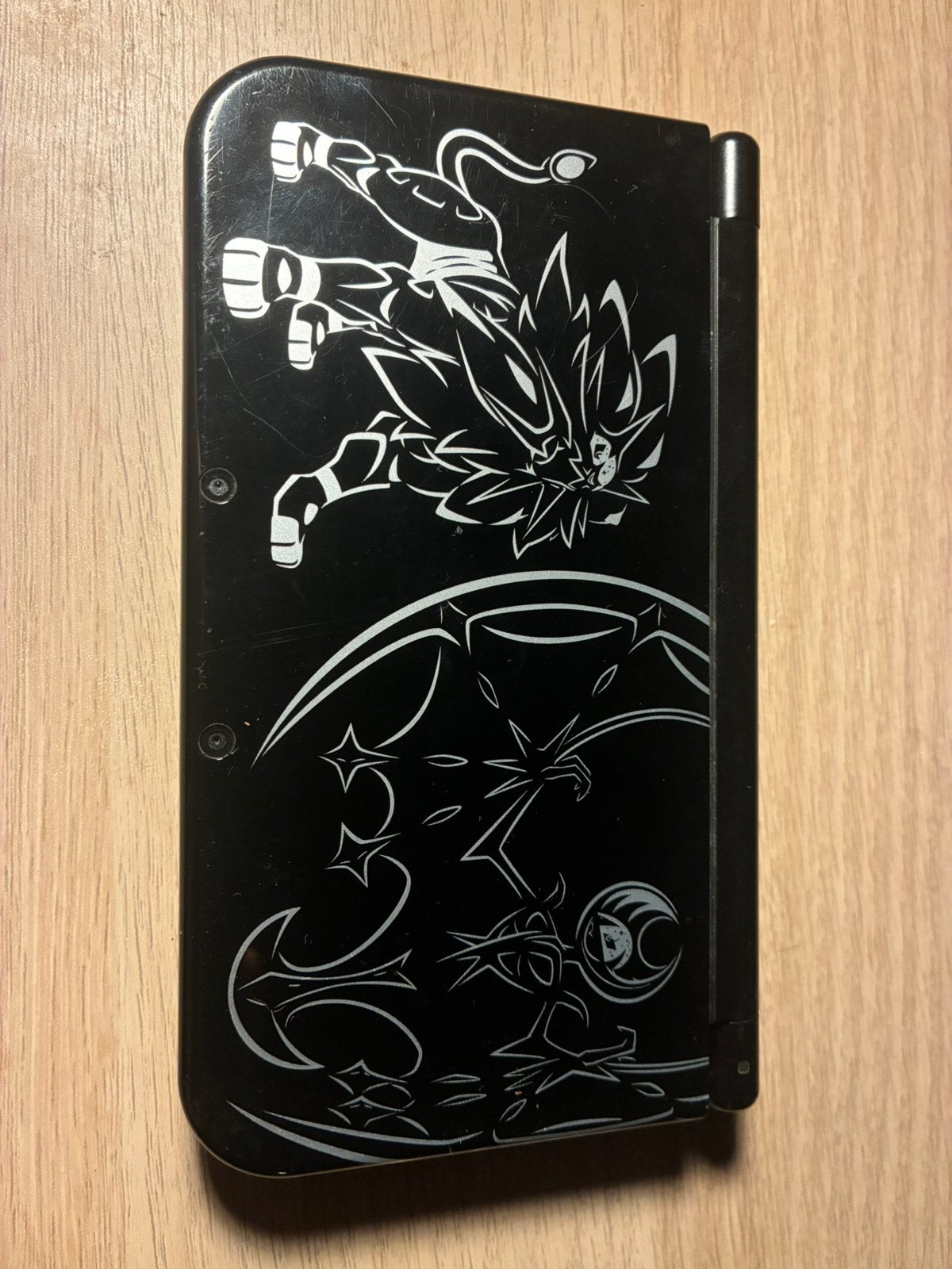 New Nintendo 3ds Xl soleil et lune+ Pokemon Blanc + pochette, Consoles de jeu & Jeux vidéo, 3DS XL, Enlèvement, Utilisé, Avec jeux