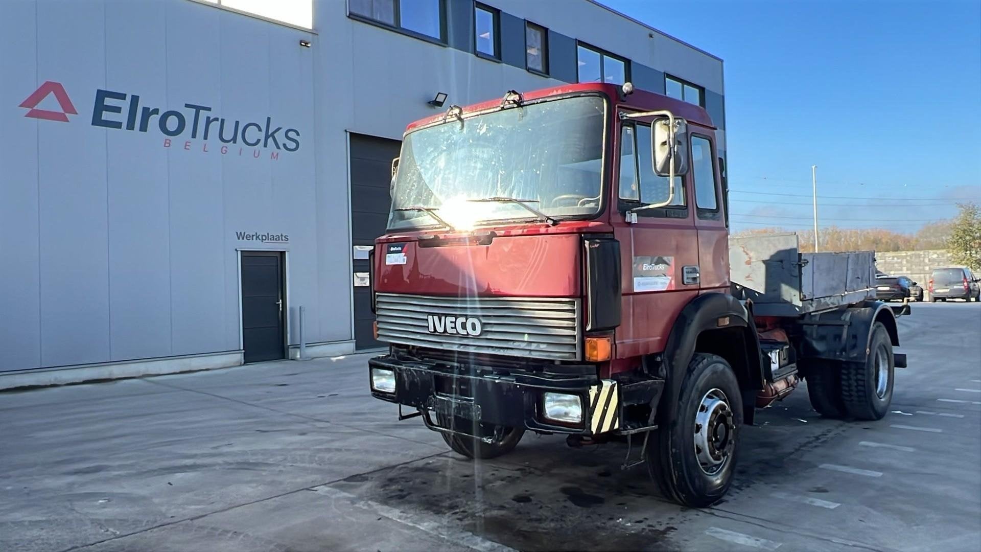 Iveco Magirus 180 - 23 (V8 / MANUAL PUMP / POMPE MANUELLE /, Autos, Achat, Entreprise, Boîte manuelle, Autres couleurs