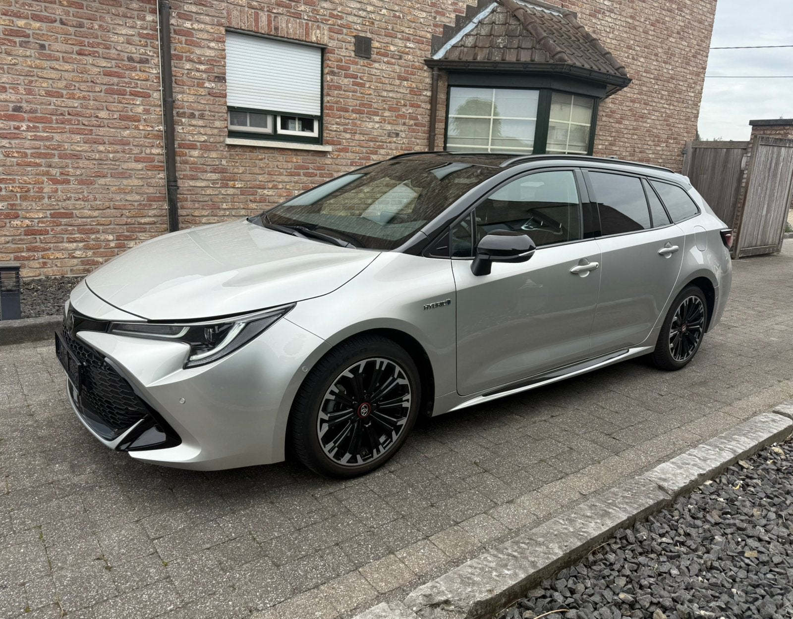 Toyota Corolla SW GR SPORT HYBRIDE, Autos, Toyota, Alarme, Argent ou Gris, Achat, Euro 6