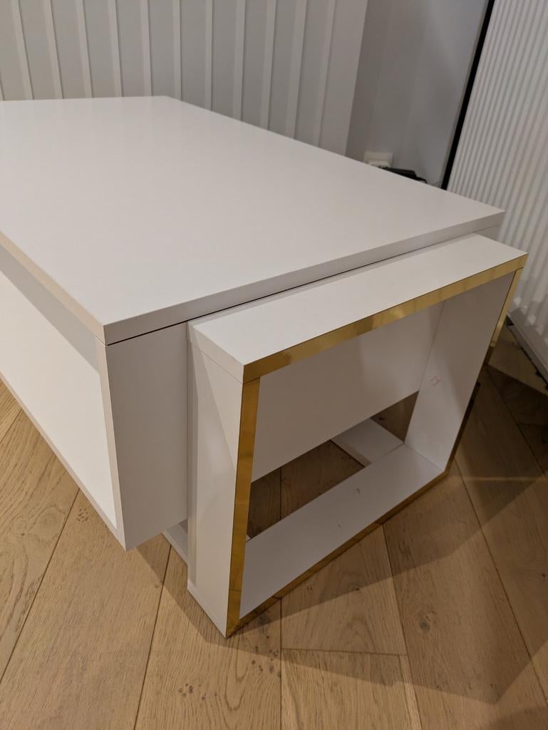 Table basse blanche avec bord doré, Enlèvement