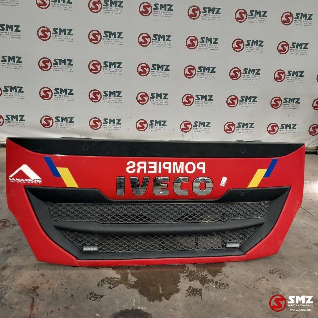 Occ Grille de radiateur Iveco, Utilisé, Iveco, Carrosserie et Tôlerie