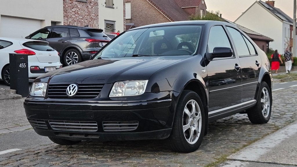 VW Bora - 2002 - 1.6 essence - Euro 4 - 122.000 km, Autos, 4 portes, Entreprise, Boîte manuelle, Berline