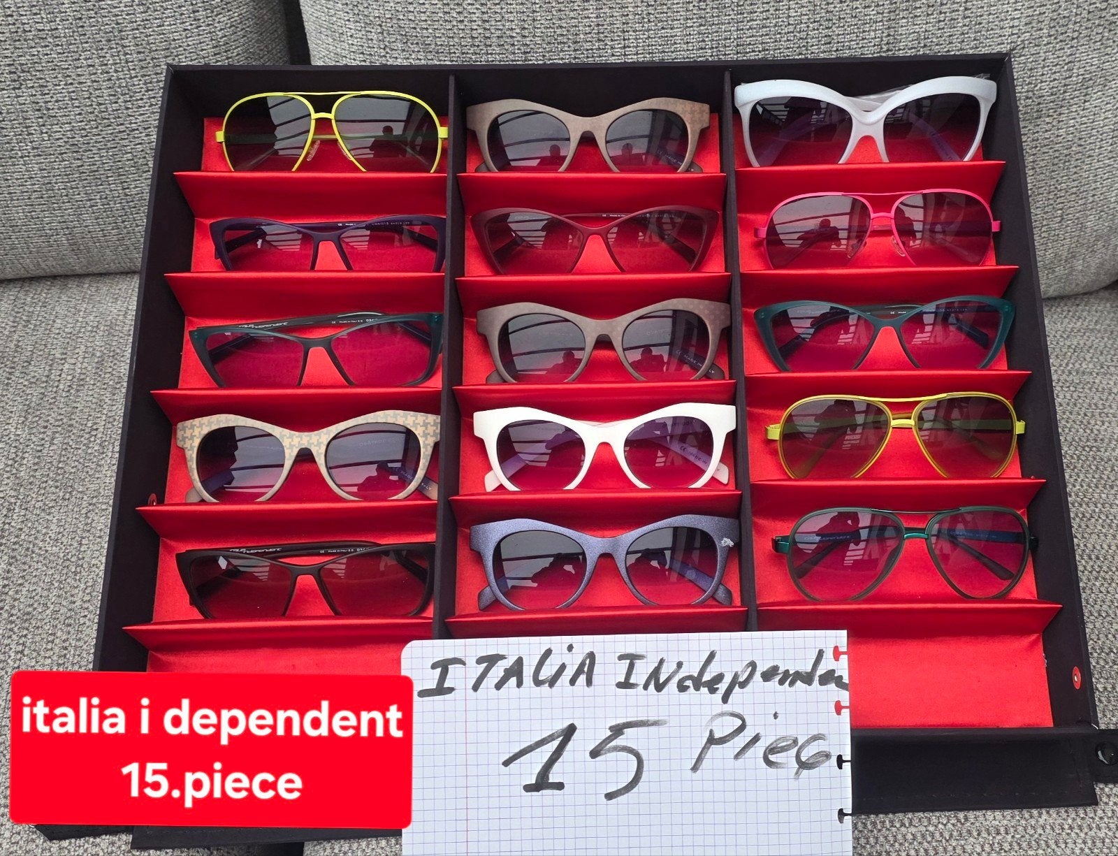 15 piece lunettes italia independent nouvelle avec la boite, Cd's en Dvd's, Verzenden