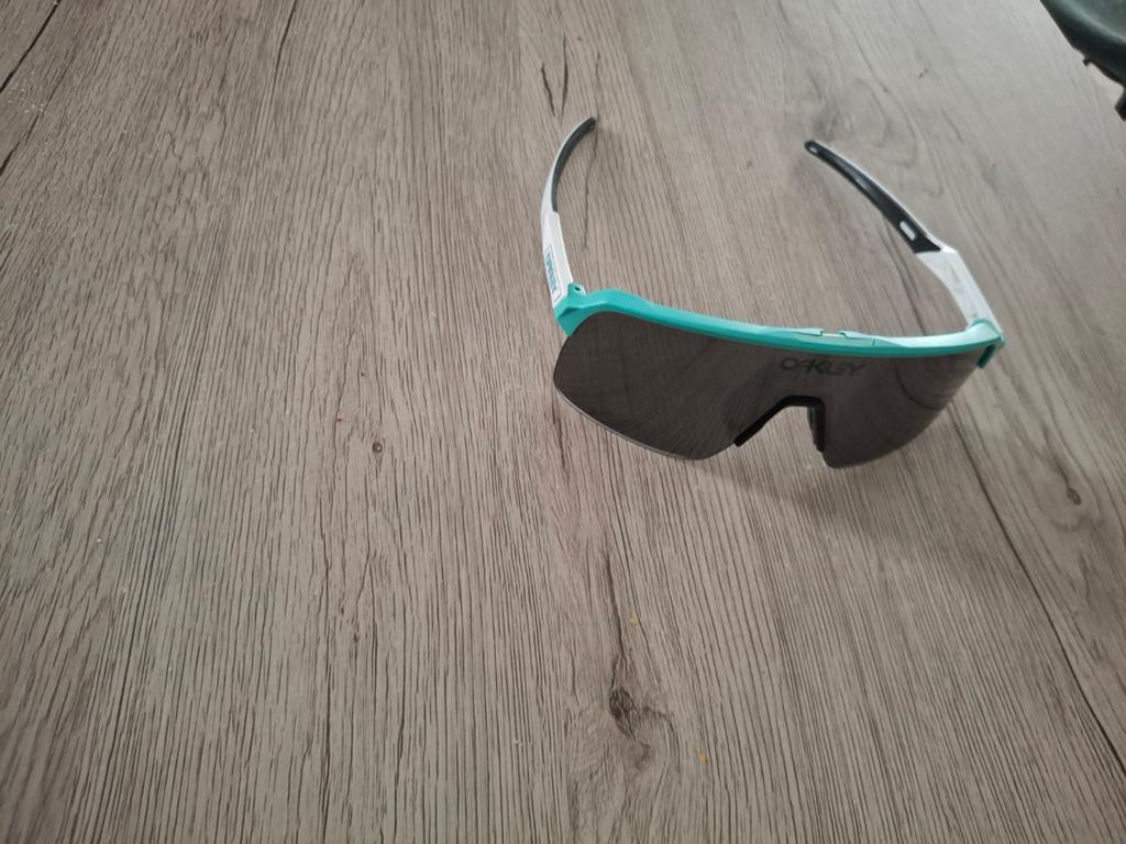 Oakley sutro lite celeste, Enlèvement ou Envoi