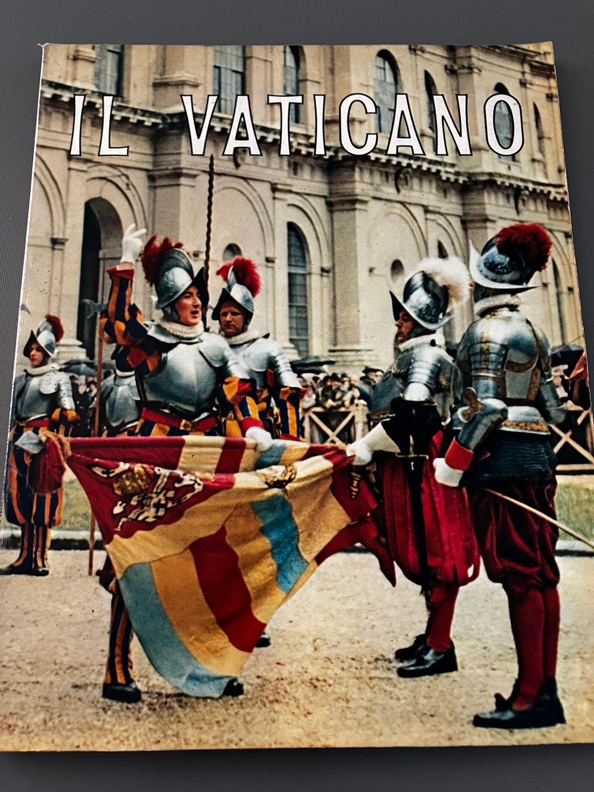Het VATICAAN, 1961, groot boek., Ophalen of Verzenden, Zo goed als nieuw