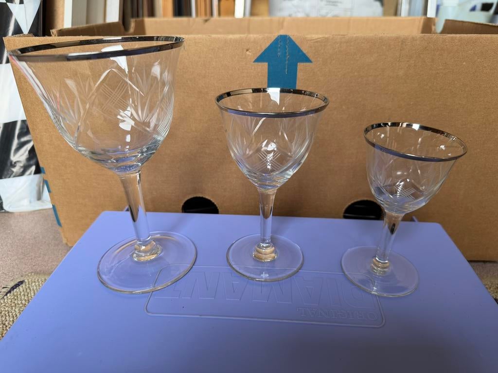 Antiek zilveren randservies met epi-gravure 12 stuks x3, Ophalen, Zo goed als nieuw