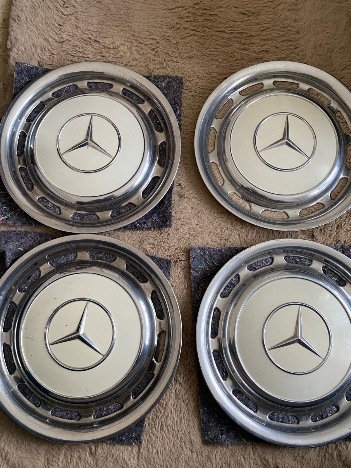 Enjoliveurs Mercedes vintage, Enlèvement ou Envoi, Comme neuf