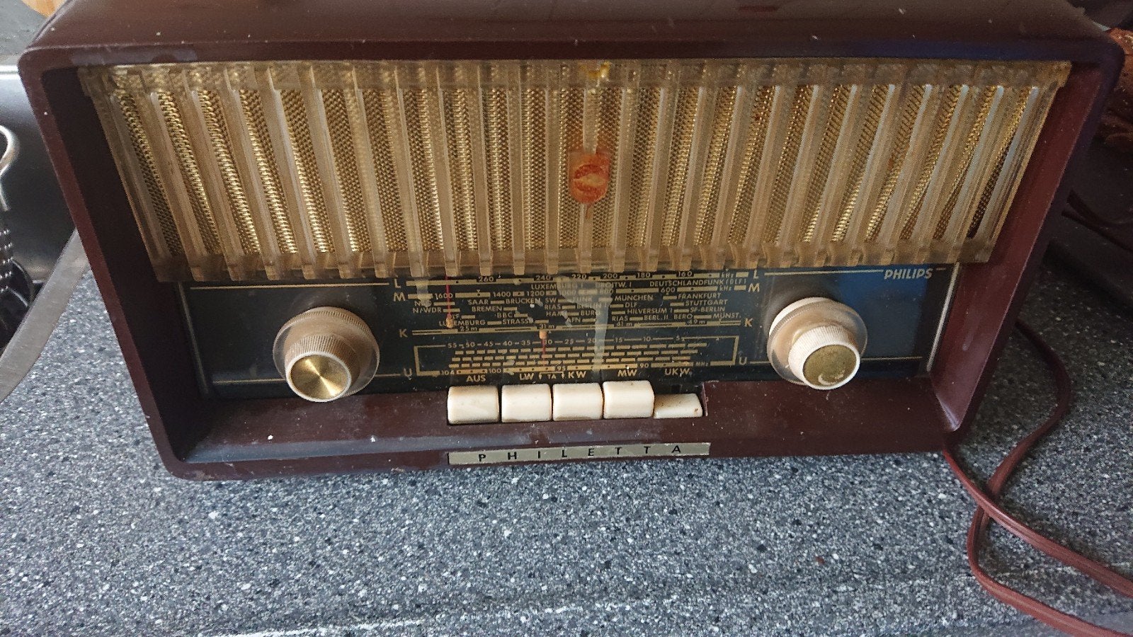 Radio en bakélite vintage Philips Philetta B2D33A, Enlèvement ou Envoi