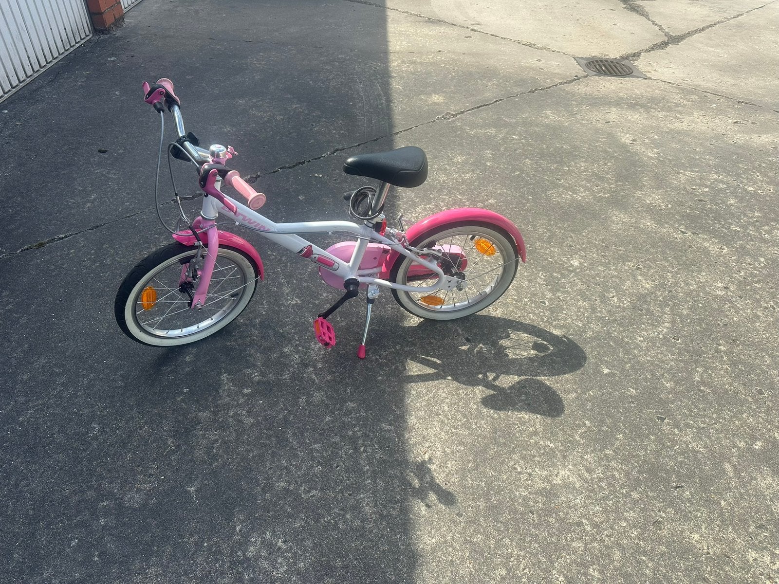 B twin fiets in goede staat, Ophalen, Zo goed als nieuw